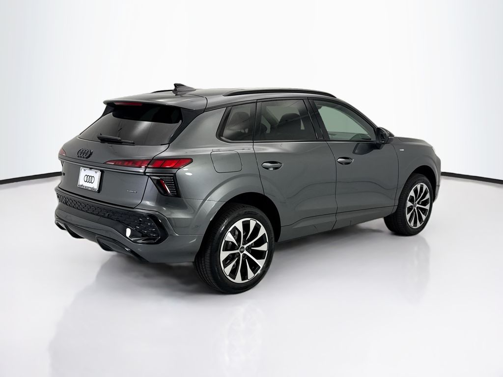 Thumbnail: 2026 Audi Q3 - 5