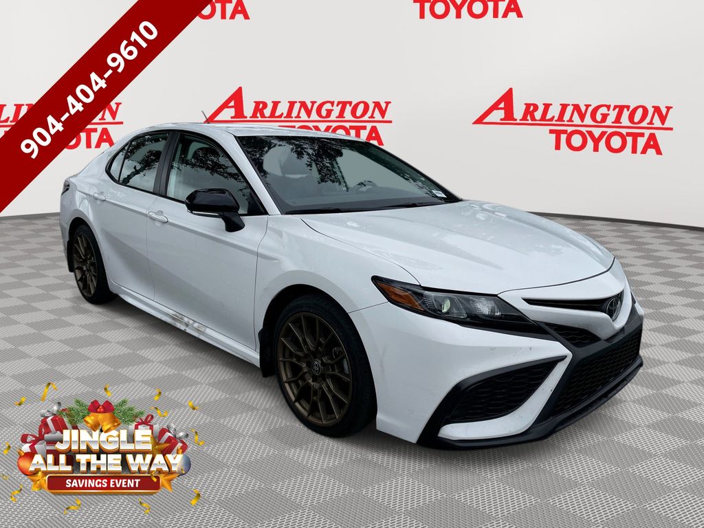 2023 Toyota Camry SE Nightshade's photo