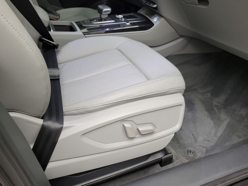 Thumbnail: 2019 Audi Q5 - 14