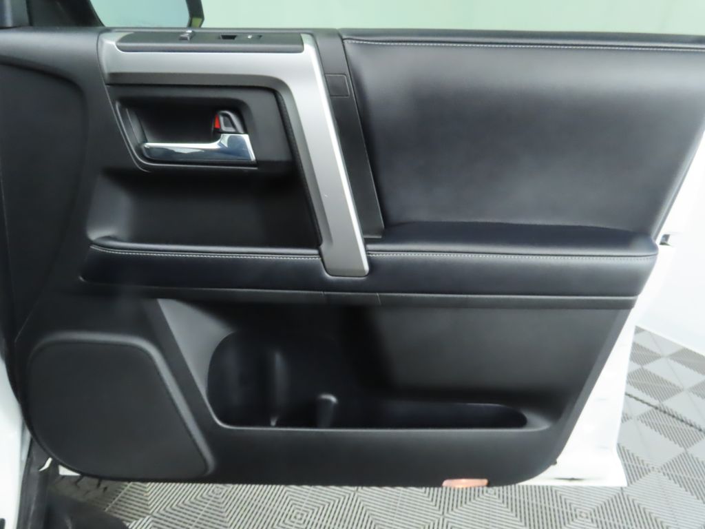 2018 Toyota 4Runner SR5 26