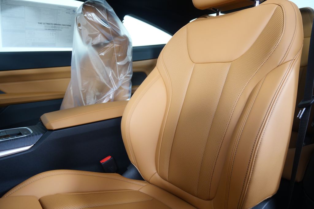 Thumbnail: 2026 BMW 4 Series - 10
