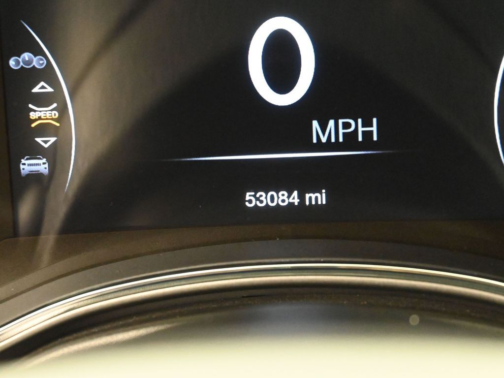 Used 2019 Granite Crystal Metallic Clearcoat Jeep Altitude image 25