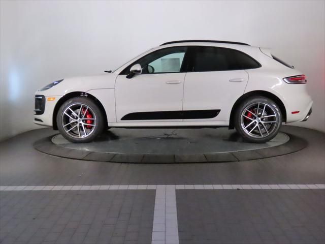 Thumbnail: 2026 Porsche Macan - 2