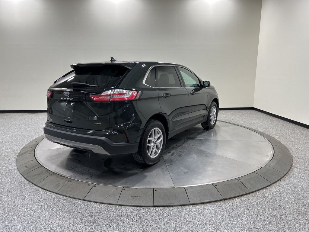 used 2024 Ford Edge car, priced at $29,986