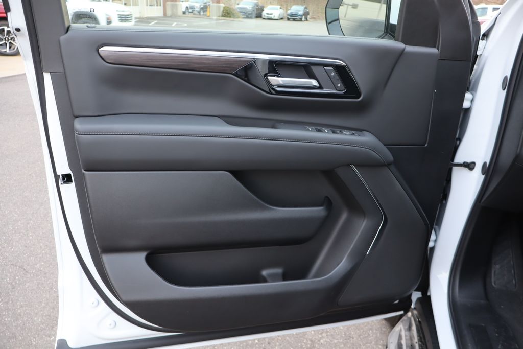 2025 Chevrolet Tahoe LS photo