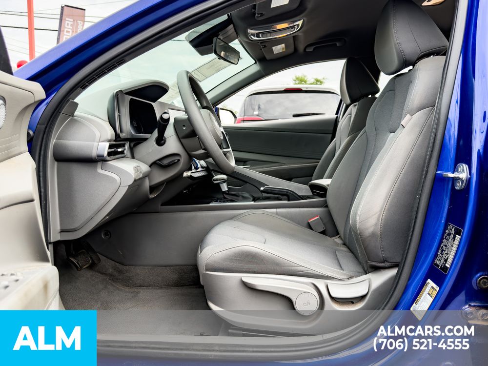 Used 2024 Blue Hyundai SE image 9