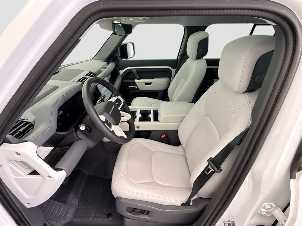 Thumbnail: 2025 Land Rover Defender - 18