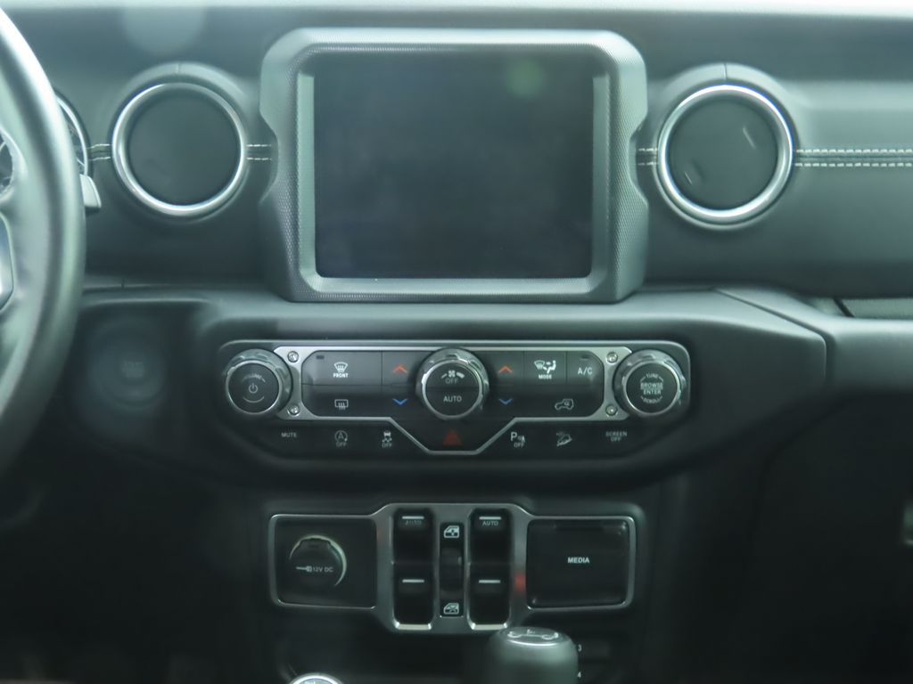 Thumbnail: 2018 Jeep Wrangler - 14