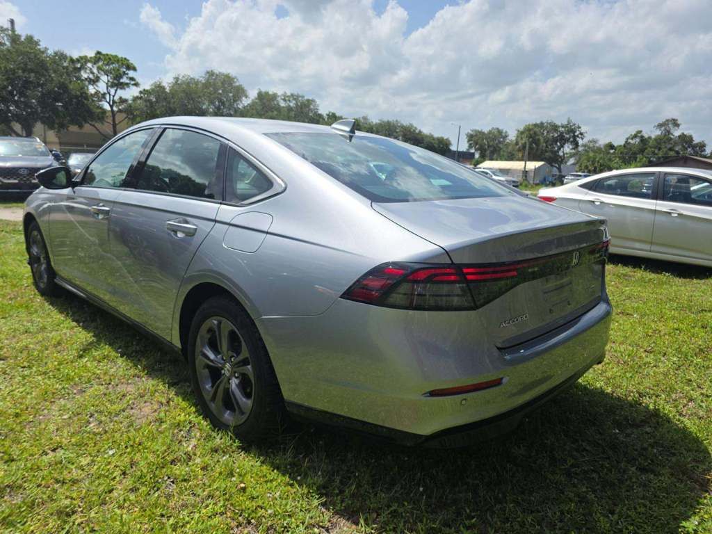 Used 2023 Gray Honda EX-L image 2