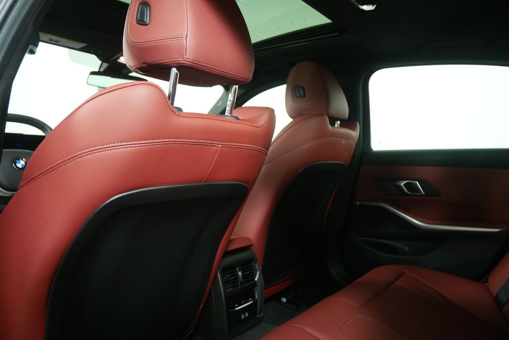 Thumbnail: 2025 BMW 3 Series - 19