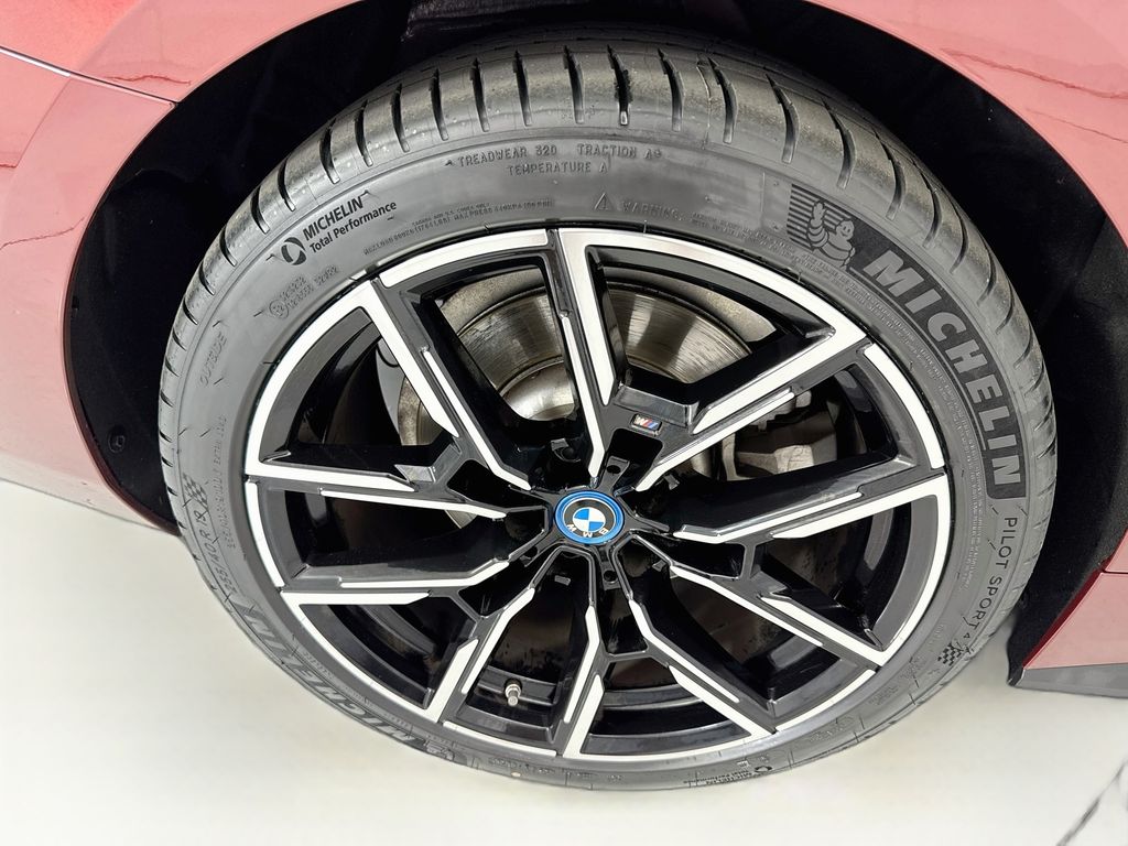 Thumbnail: 2023 BMW i4 - 32