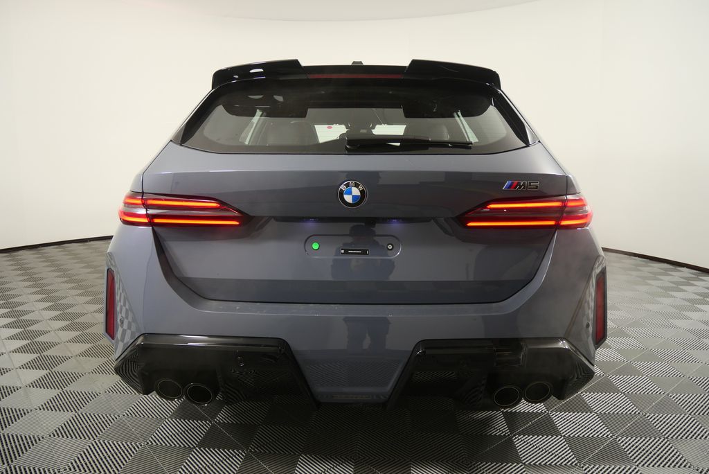 Thumbnail: 2026 BMW M5 - 3