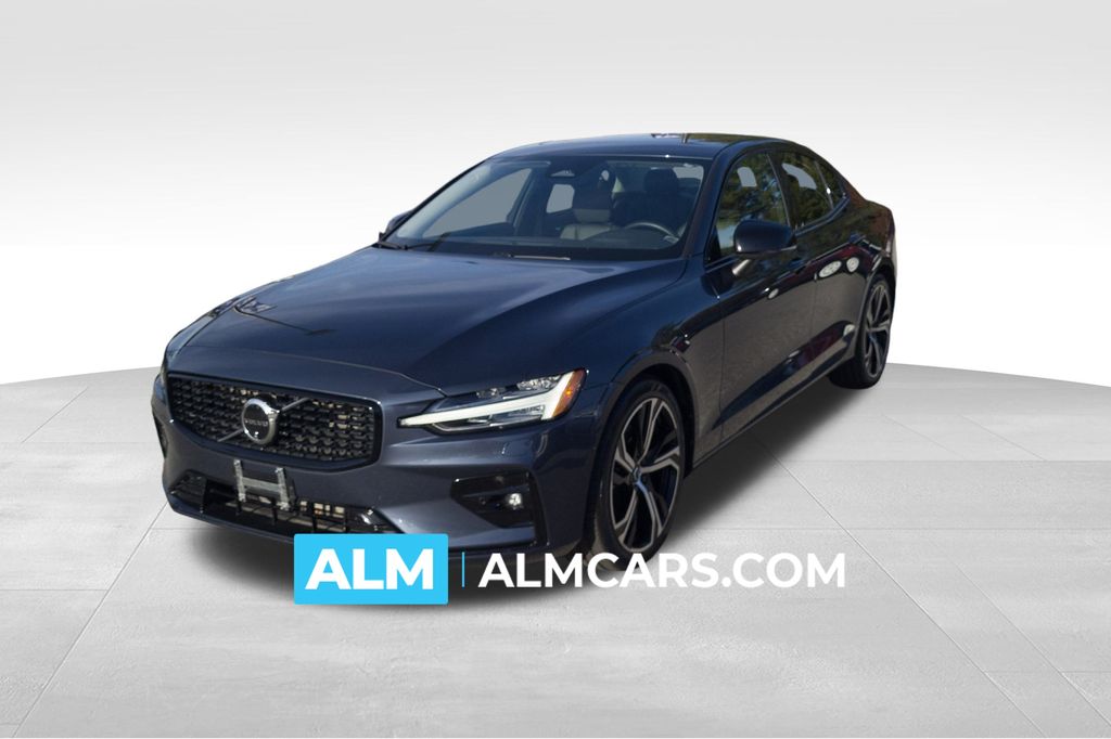 2024 Volvo S60 Plus's photo
