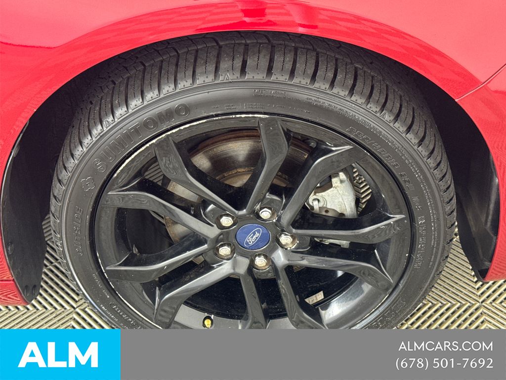Used 2020 Red Ford SE image 15