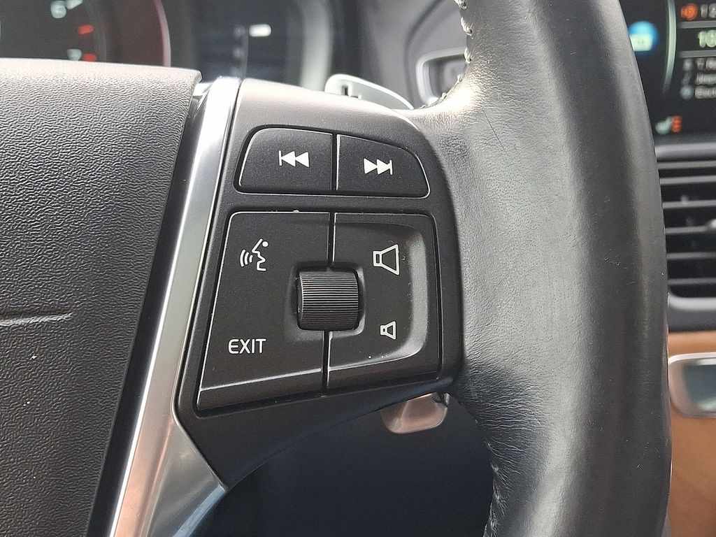 Thumbnail: 2015 Volvo XC60 - 22