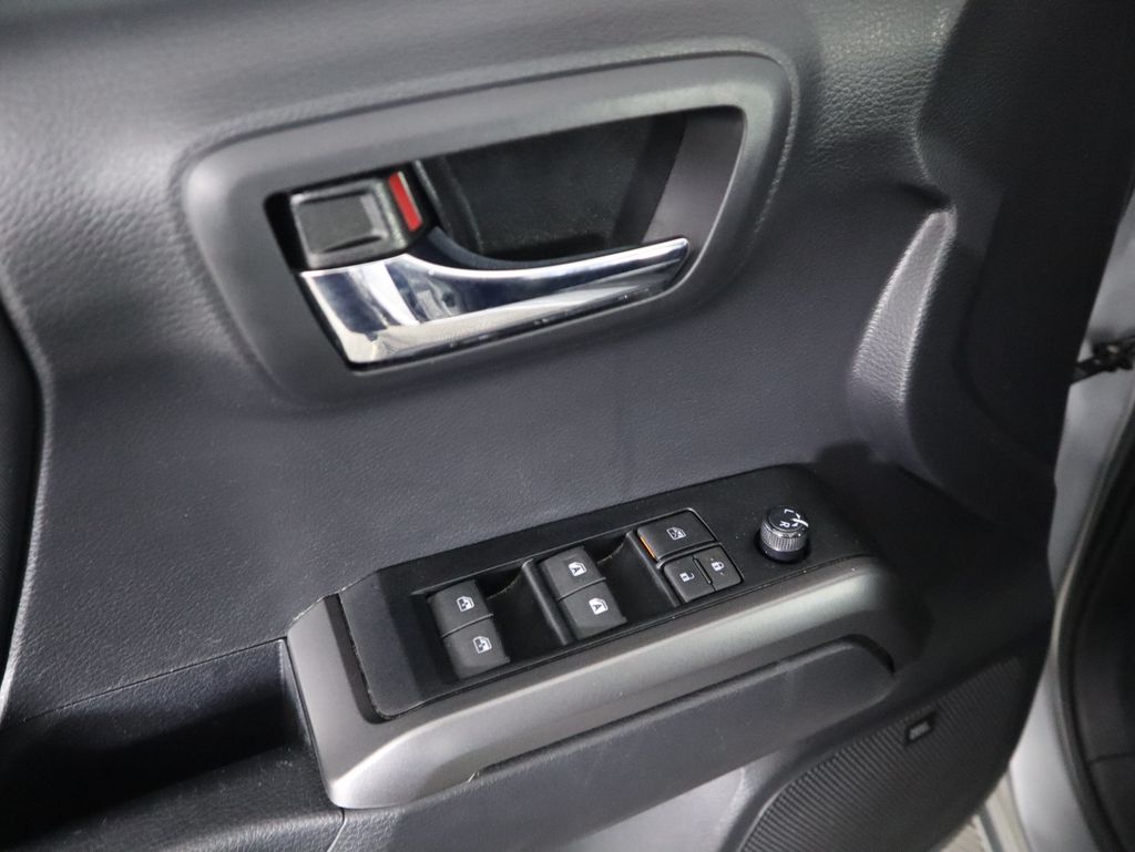 2023 Toyota Tacoma TRD Off-Road 24