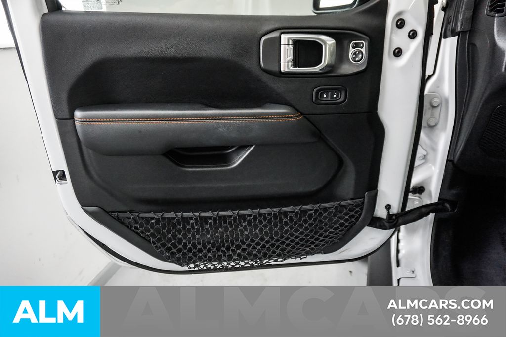 Used 2020 White Jeep Mojave image 44