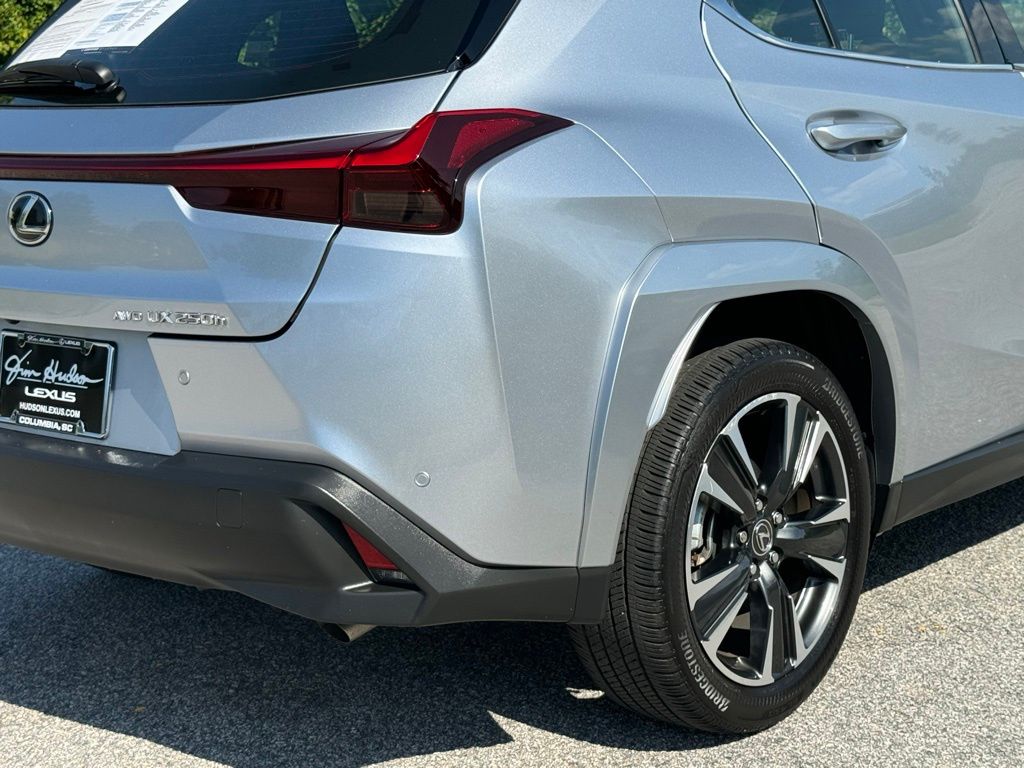 2023 Lexus UX 250h Premium 15