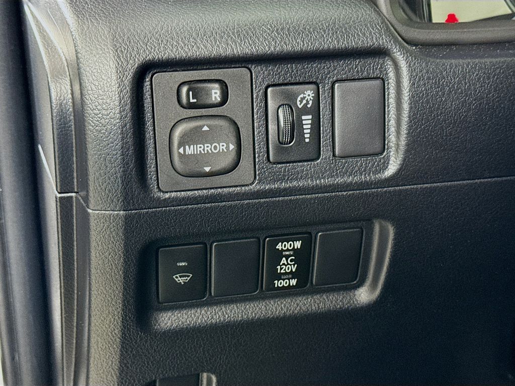 Thumbnail: 2014 Toyota 4Runner - 10
