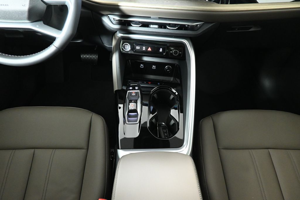 Thumbnail: 2025 Audi Q5 - 19