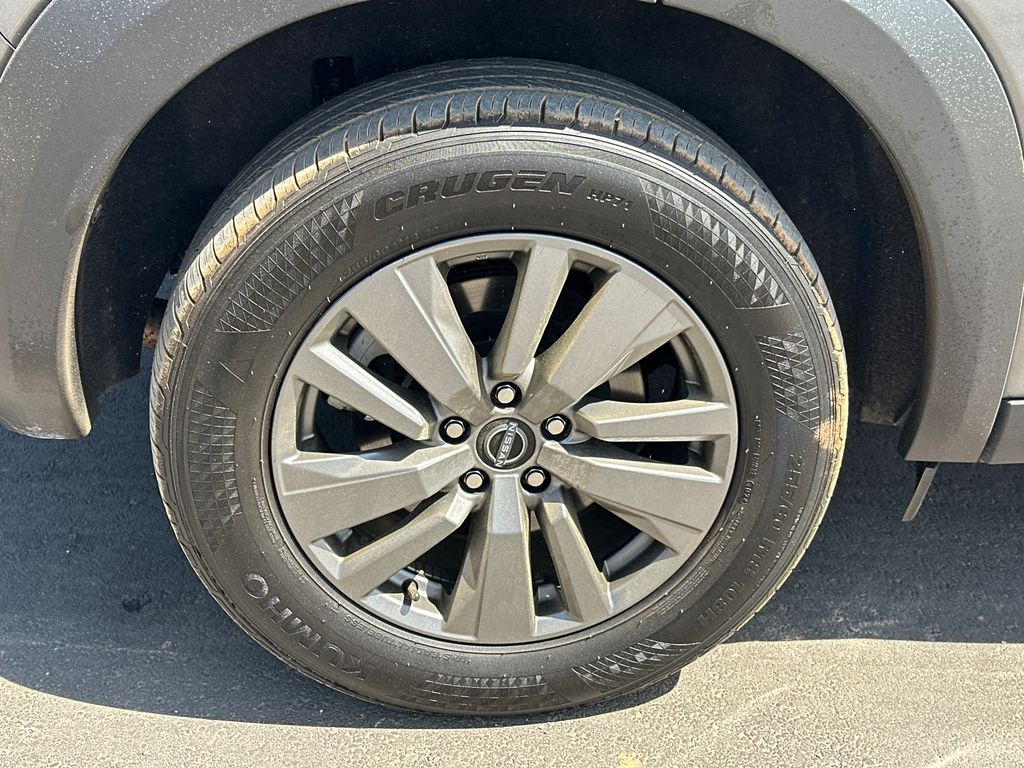 Used 2025 Gray Nissan SV image 17