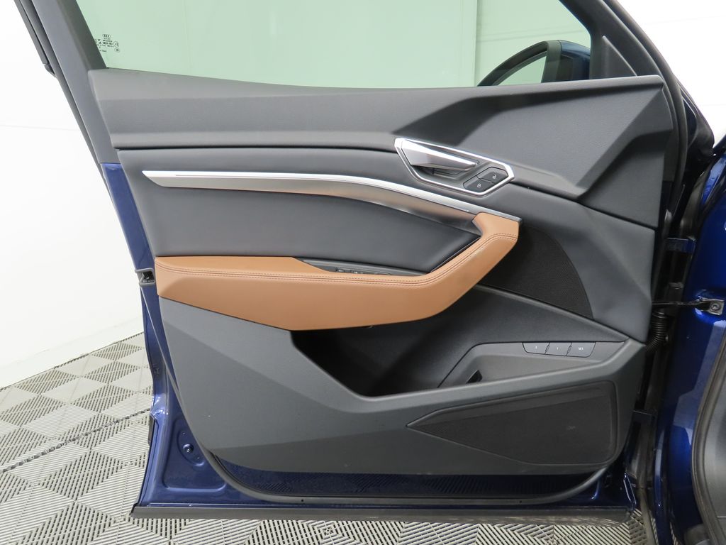 2022 Audi e-tron Premium 25