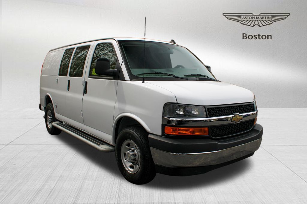 2024 Chevrolet Express 2500 Work Van HD's photo