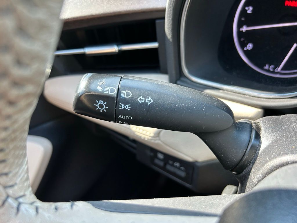 Thumbnail: 2019 Toyota Avalon - 23