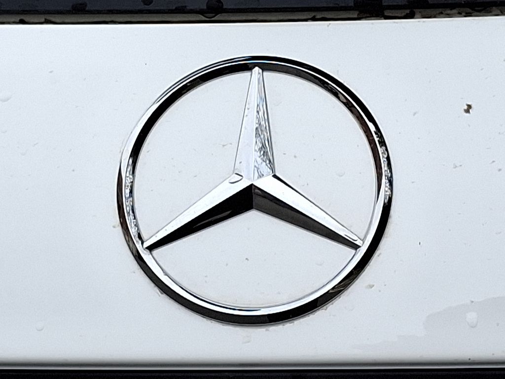2025 Mercedes-Benz GLC 350 23