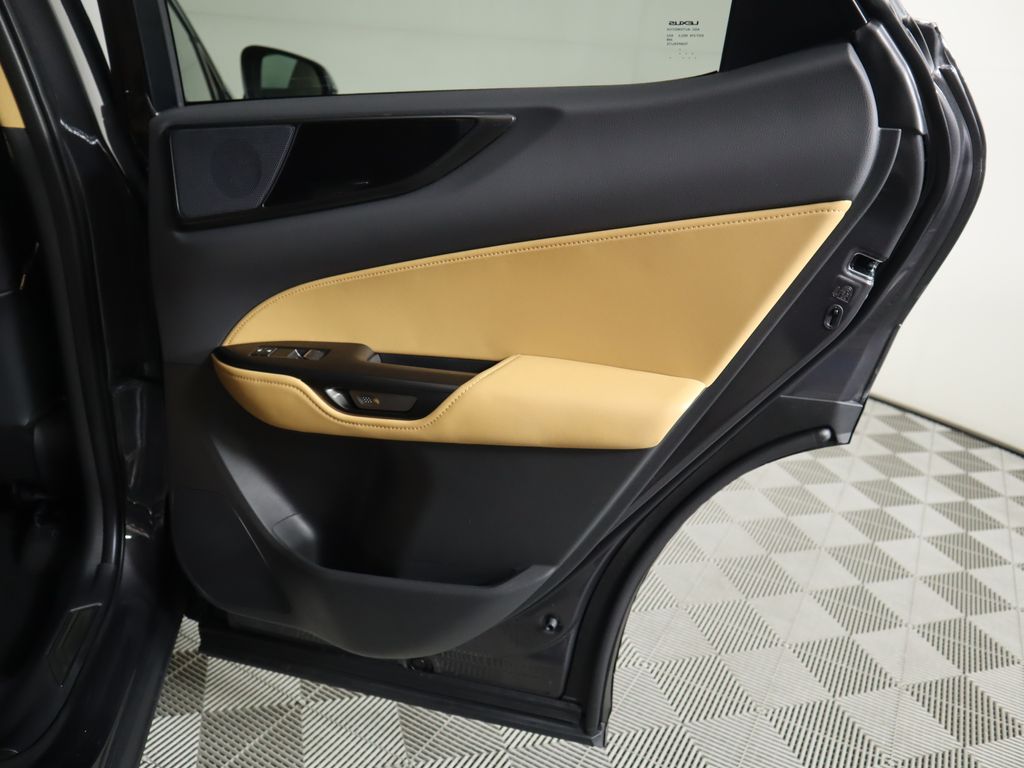 2025 Lexus NX 250 28