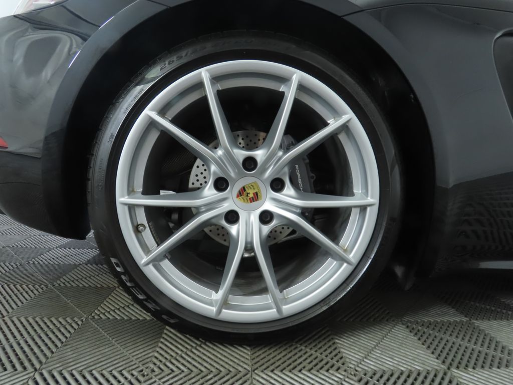 2024 Porsche 718 Cayman  27