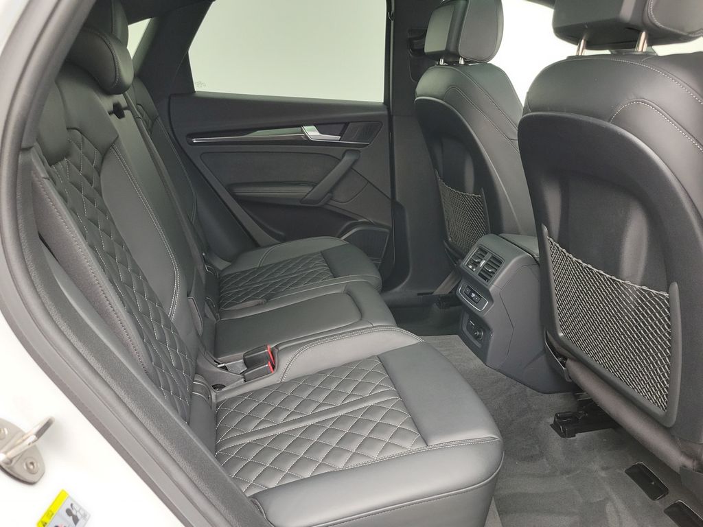 Thumbnail: 2023 Audi SQ5 - 15