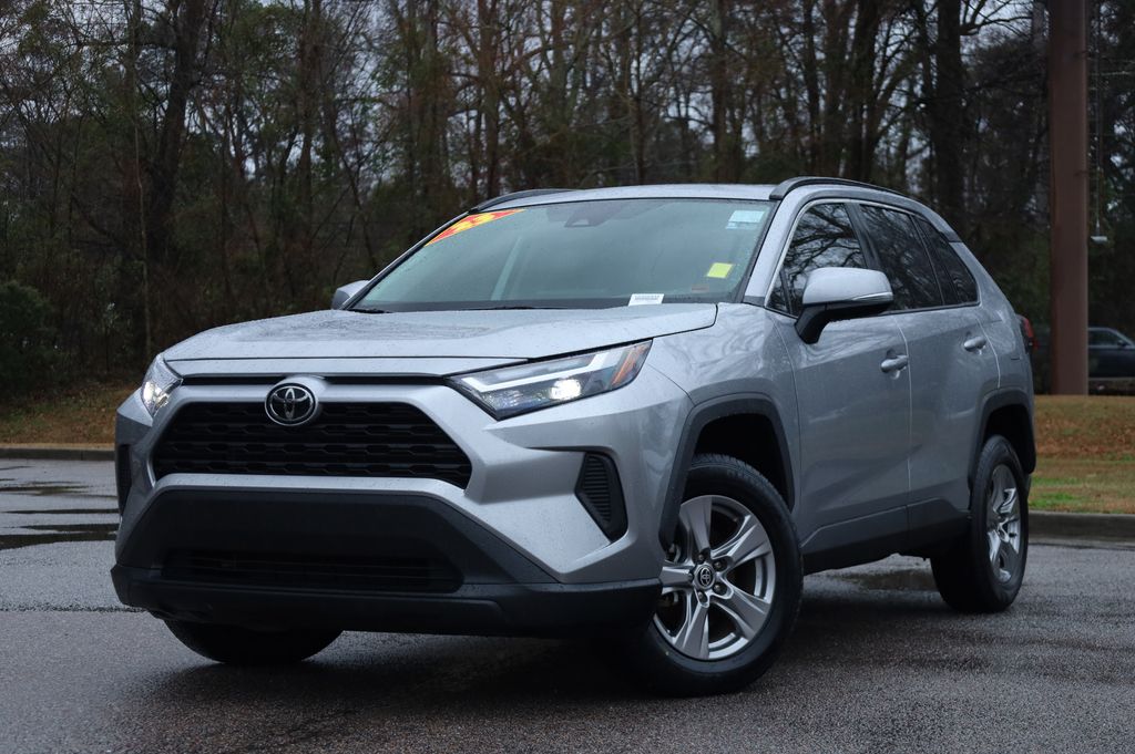 2023 Toyota RAV4 XLE FWD