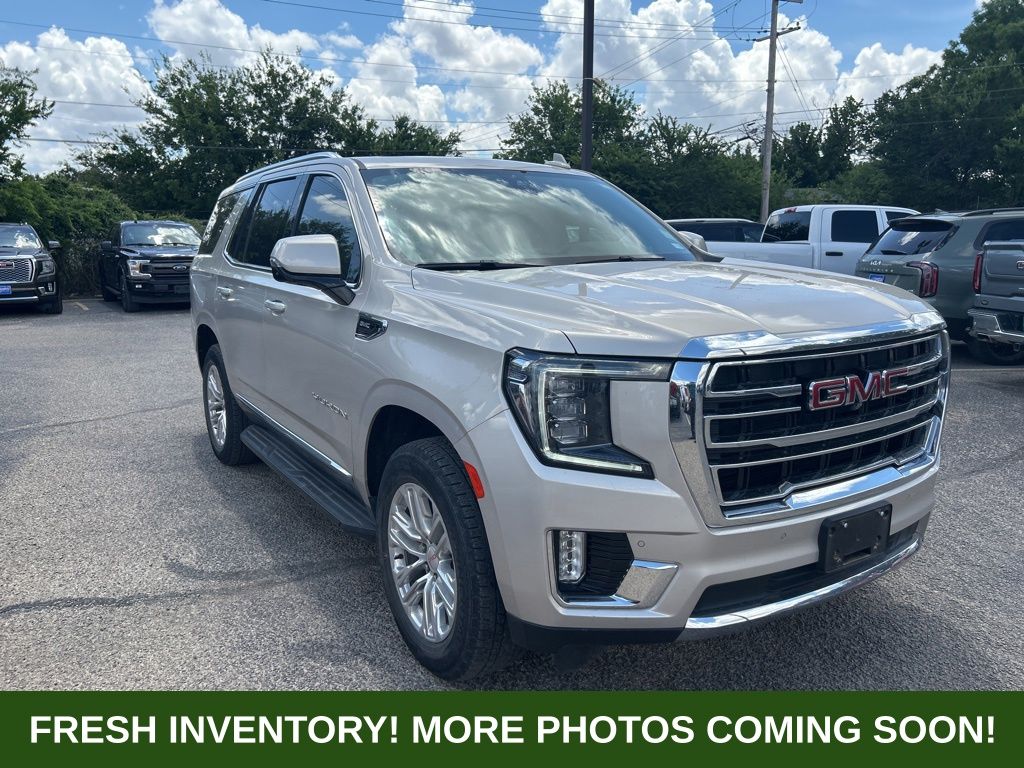 Brown (Pearl Beige Metallic) 2021 GMC Yukon SLT RWD SUV / Crossover 4X2