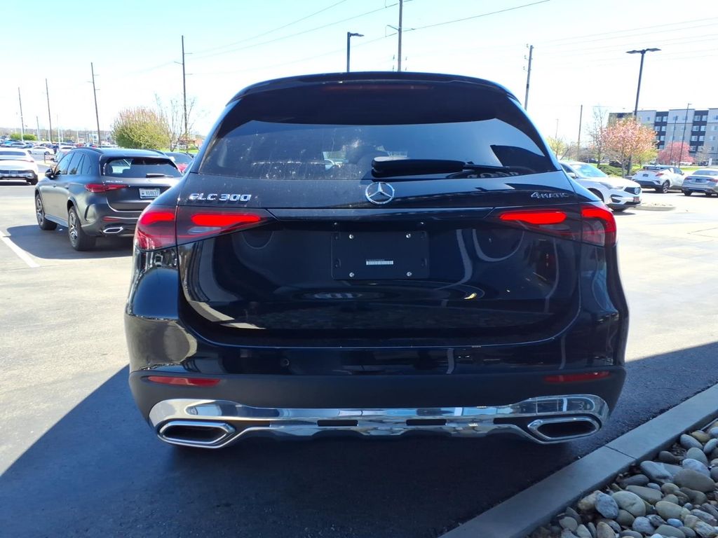 New 2026 Black Mercedes-Benz GLC 300 image 5