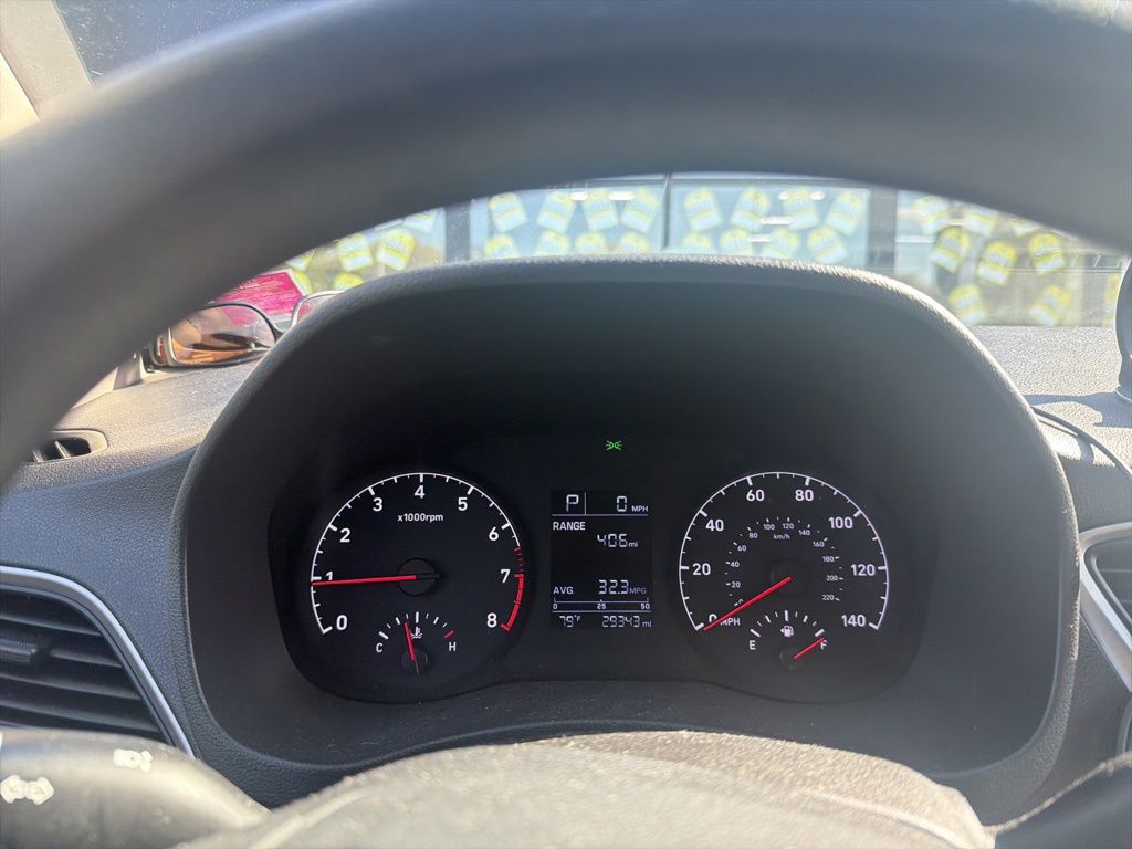 2019 Frost White Pearl Hyundai Accent SE FWD Sedan