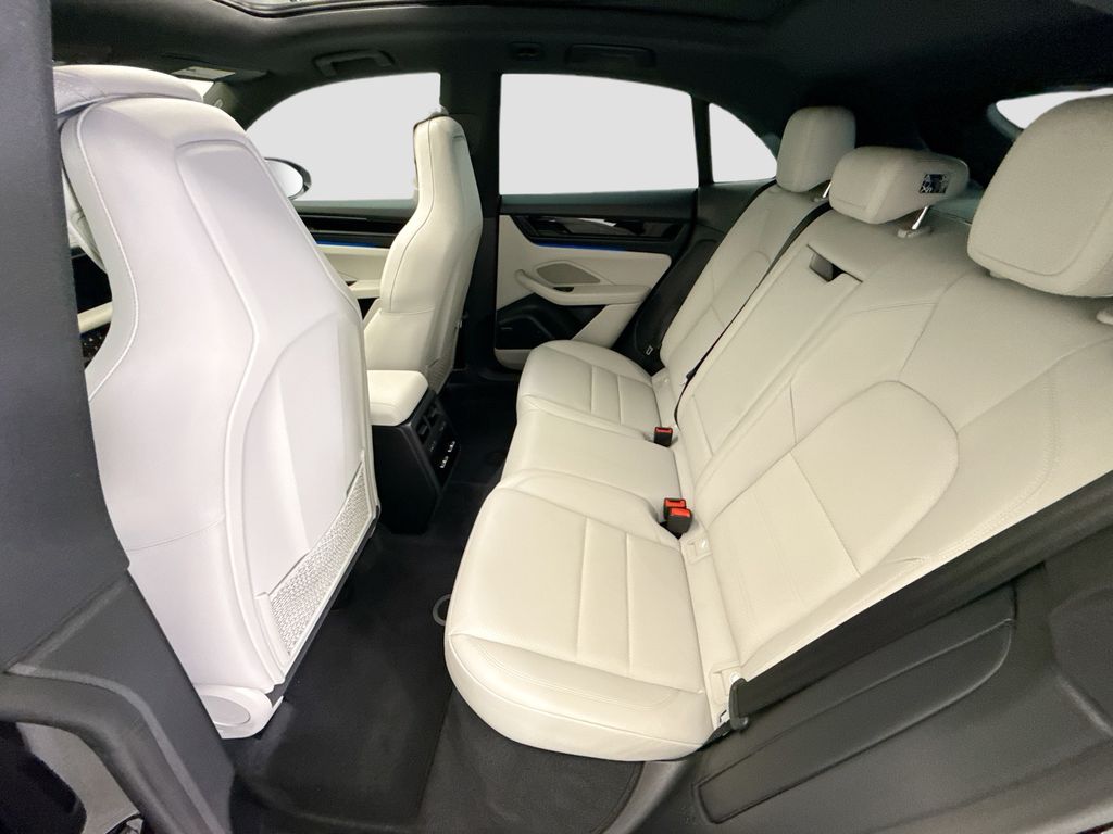 Thumbnail: 2024 Porsche Macan - 18