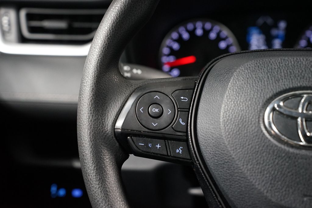 Thumbnail: 2019 Toyota RAV4 - 14