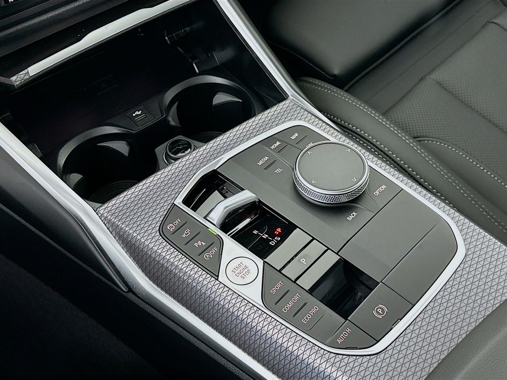 Thumbnail: 2026 BMW 3 Series - 15