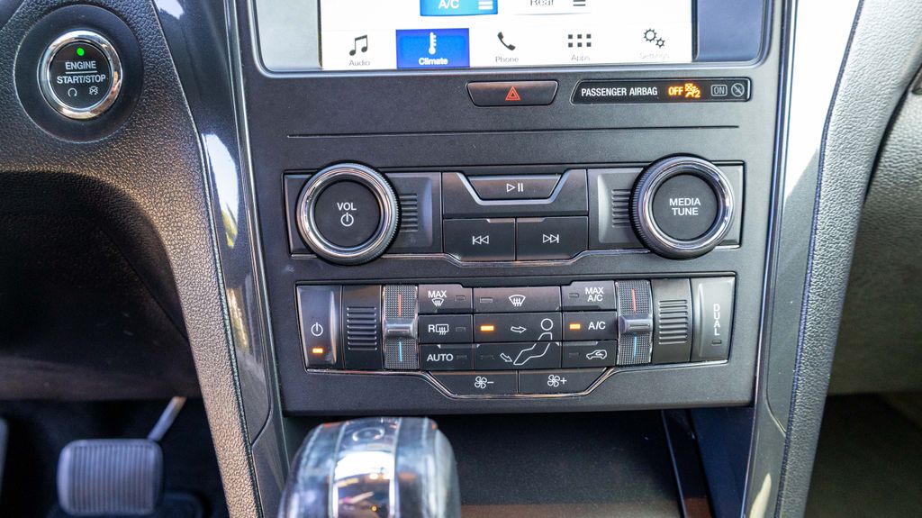 Used 2018 Ford Explorer XLT 4D Sport Utility