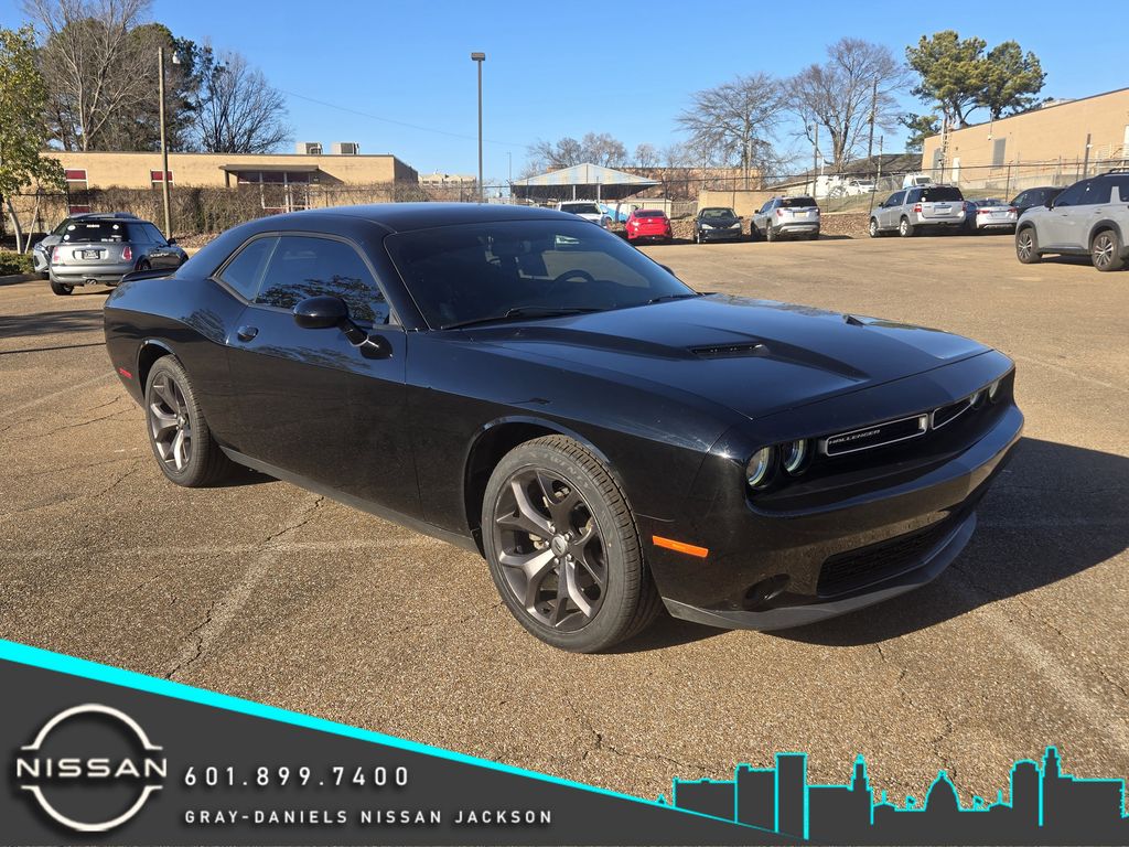 2018 Dodge Challenger SXT RWD