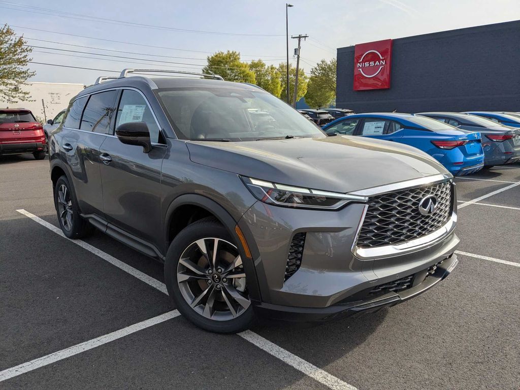 2025 INFINITI QX60 LUXE's photo