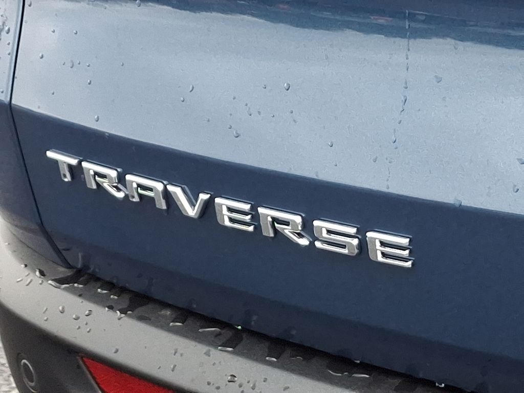 2025 Chevrolet Traverse LT 11