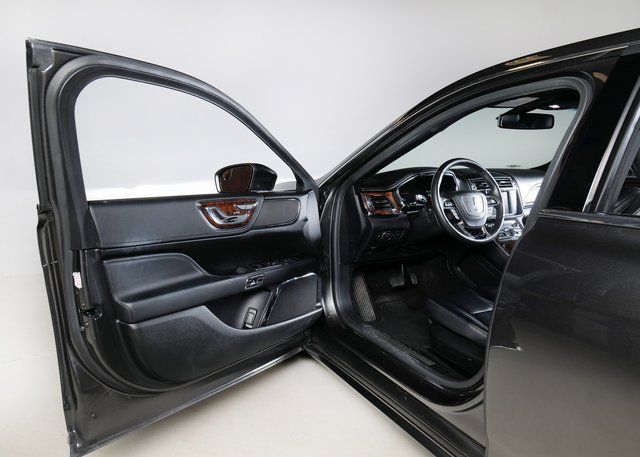 2018 Lincoln Continental Premiere photo 22