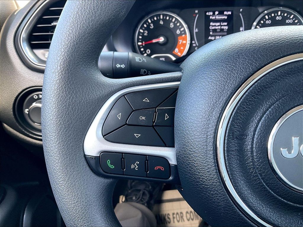 2023 Jeep Renegade — photo 21