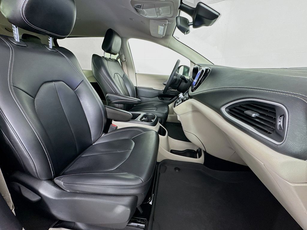 Used Car 2023 Chrysler Pacifica Hybrid  Touring L For Sale Under $20,000 In Austin, Texas