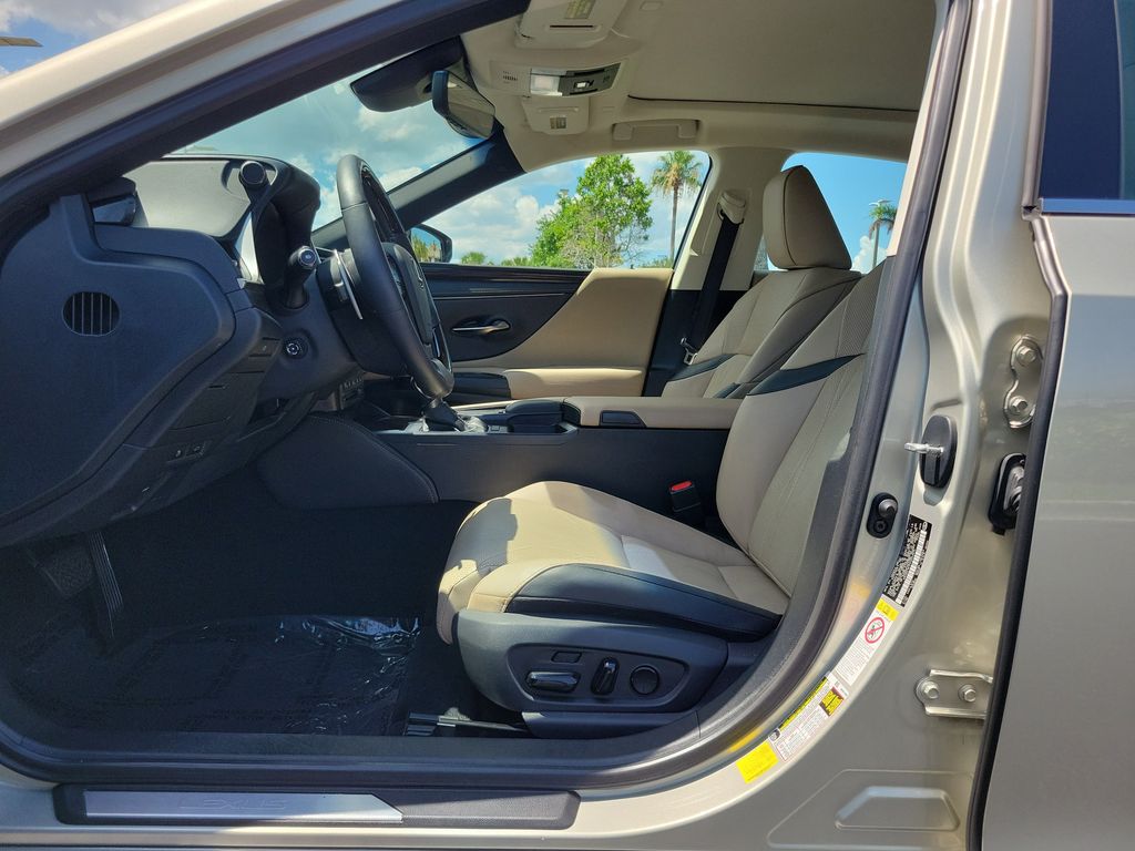 used 2019 Lexus ES car, priced at $29,998