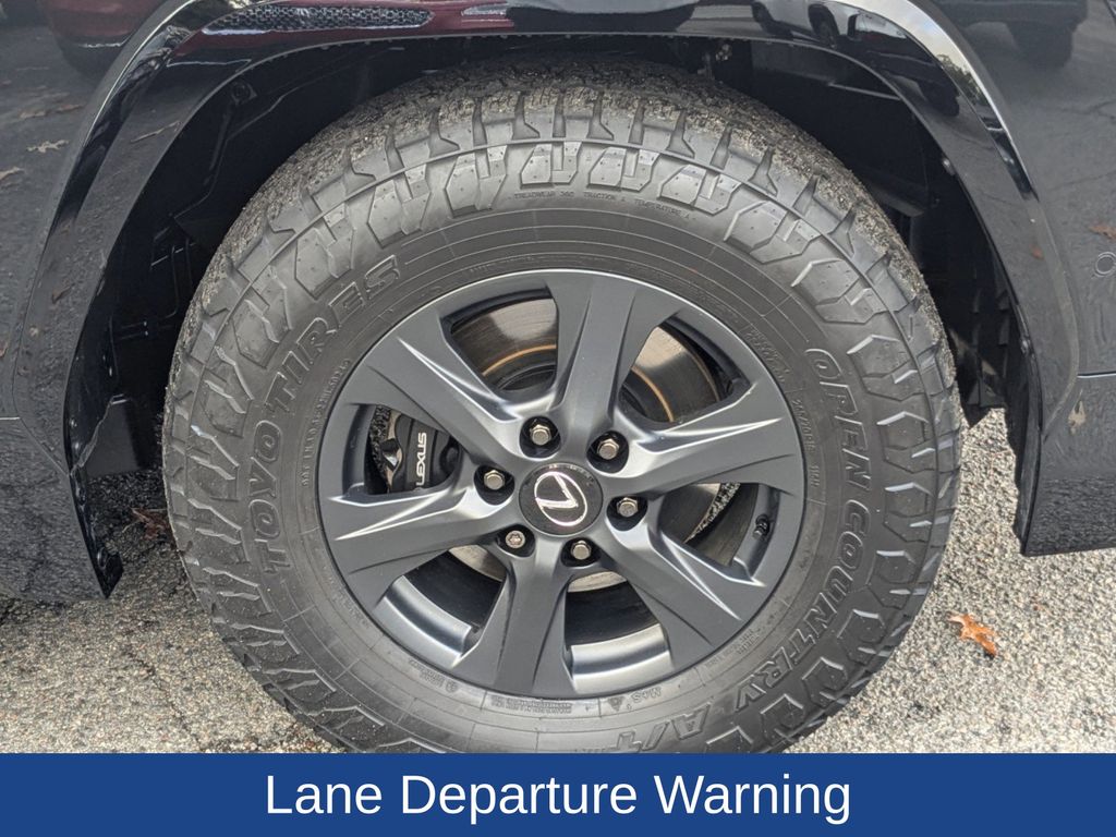 2025 Lexus LX 700h Overtrail