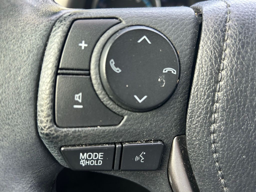 2018 Toyota RAV4 Limited 26