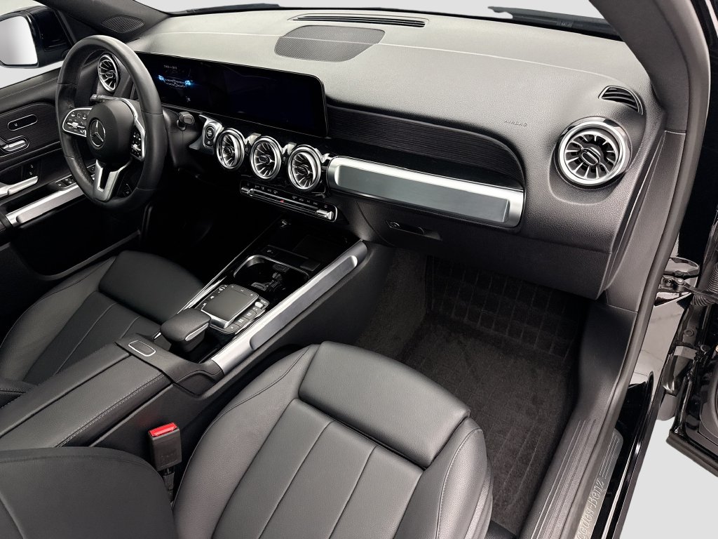Thumbnail: 2023 Mercedes-Benz GLB - 16
